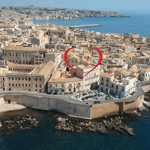 Apartment Casa Nagale- Di Charme Nel Cuore Di Ortigia A 50 Mt Dal Mare