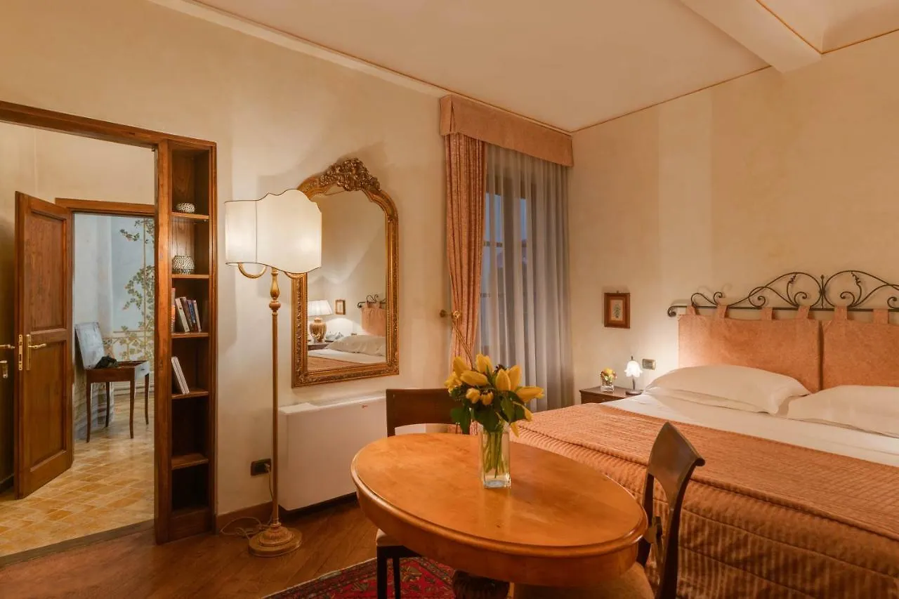 Bed and Breakfast Residenza D'Epoca In Piazza Della Signoria à Florence 2*,  Italie
